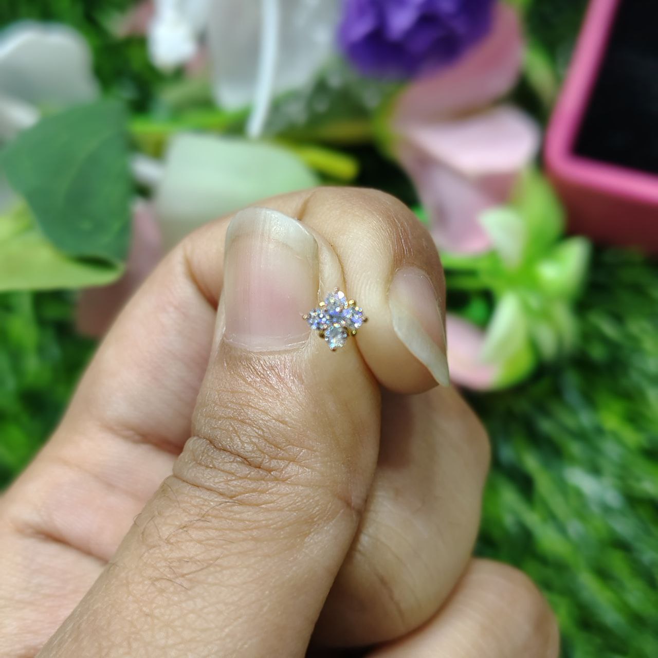 Premium quality Fashionable Classic Design Imitation Gold Polish 5 Stone Nose Pin For Women